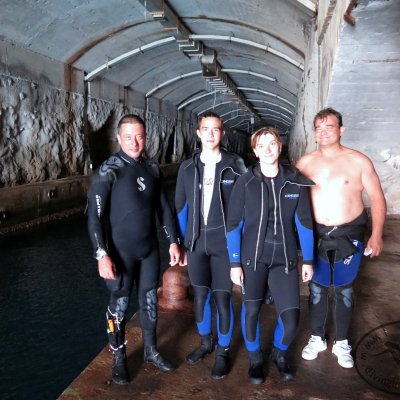 Diving. Submarines tunnels. Lustica